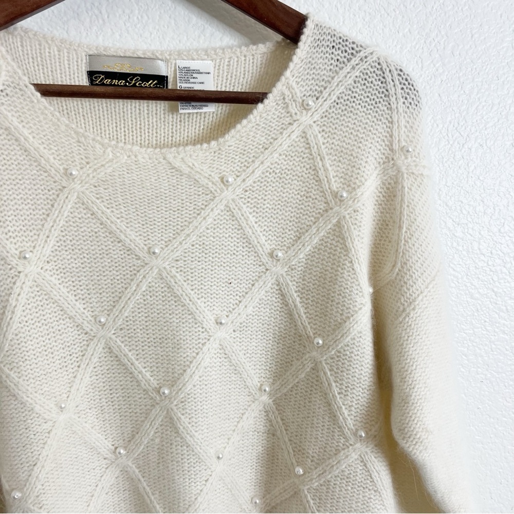 Vintage Cream with Pearl Detail Lambswool and Angora blend Sweater Large - Picture 2 of 8